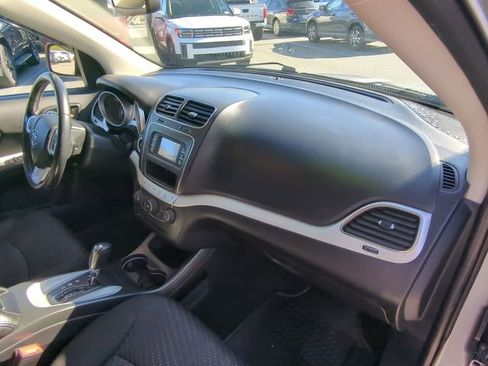 Used 2019 Dodge Journey SE w/ Connectivity Group image 40