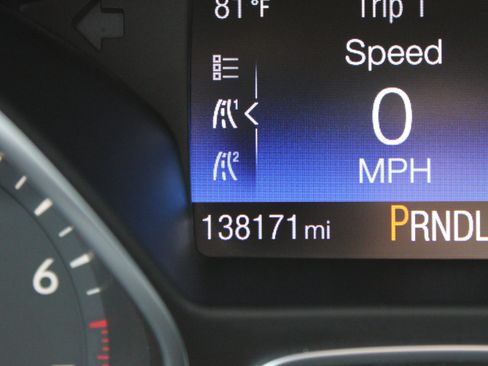 Used 2016 Ford Focus SE w/ SE Power Seat Package FWD image 15