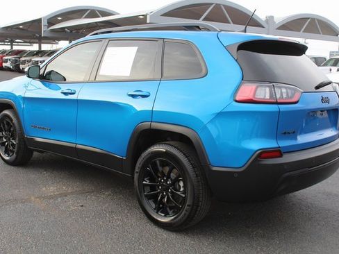 Used 2023 Jeep Cherokee Altitude Lux image 8
