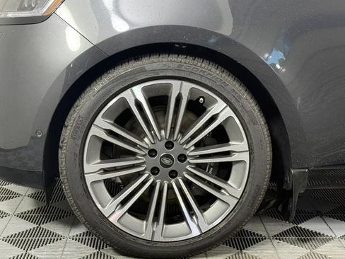 Used 2025 Land Rover Range Rover Autobiography AWD/4WD image 11