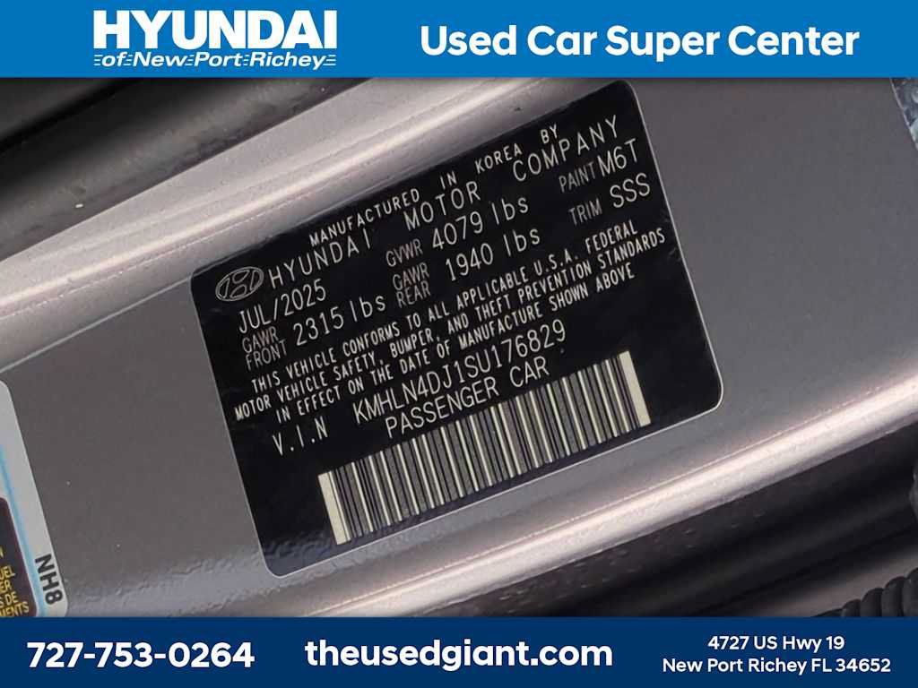 Certified 2025 Hyundai Elantra Limited FWD image 34