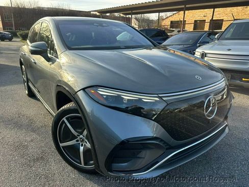 Used 2023 Mercedes-Benz EQS 580 4MATIC SUV image 3