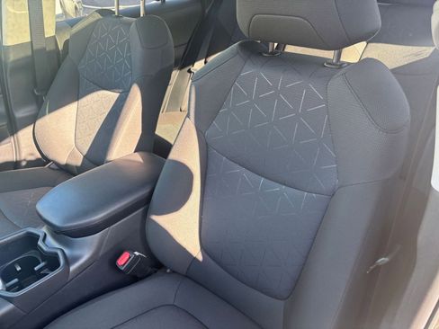 Used 2025 Toyota RAV4 XLE image 35