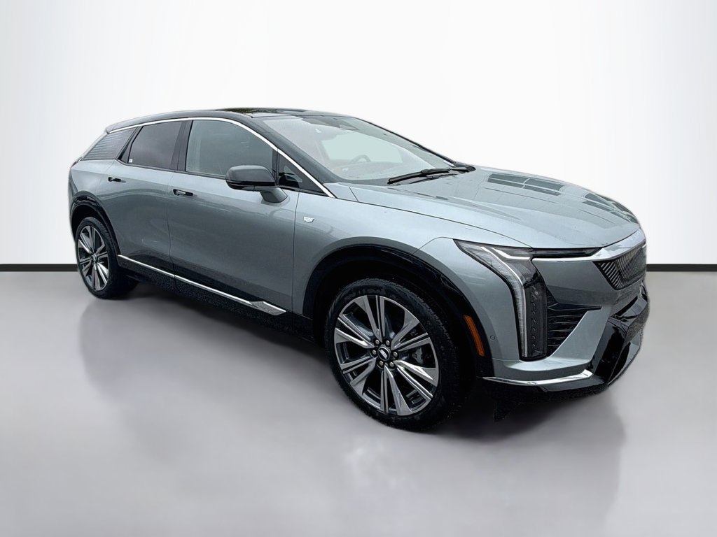 Certified 2025 Cadillac Optiq Luxury 2 AWD/4WD image 3