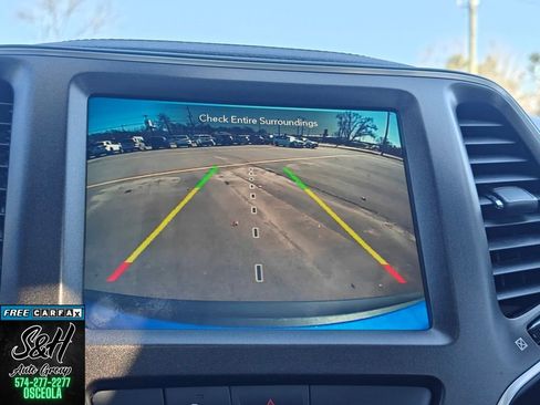 Used 2020 Jeep Cherokee Trailhawk image 9