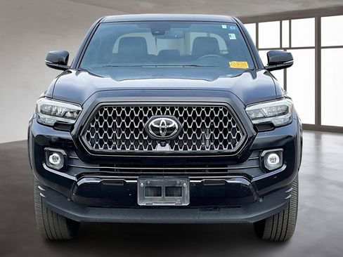 Used 2022 Toyota Tacoma Limited image 2