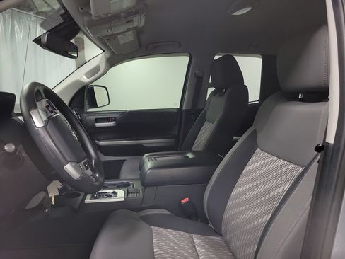 Used 2019 Toyota Tundra SR5 w/ SR5 Upgrade Package AWD/4WD image 18