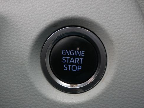 Used 2021 Toyota Corolla SE image 30