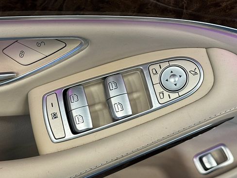 Used 2017 Mercedes-Benz S 550 Sedan image 15