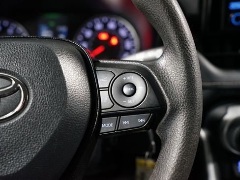 Used 2021 Toyota RAV4 LE image 13
