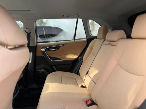 Used 2021 Toyota RAV4 XLE image 6