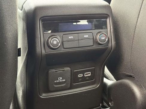 Certified 2023 GMC Acadia SLE w/ Driver Convenience Package image 15