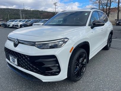 New 2025 Volkswagen Tiguan SE R-Line