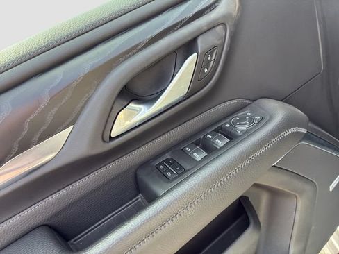 Used 2022 GMC Yukon Denali AWD/4WD image 17