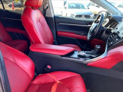 Used 2021 Toyota Camry XSE image 7