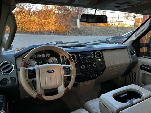 Used 2009 Ford F350 Lariat image 13