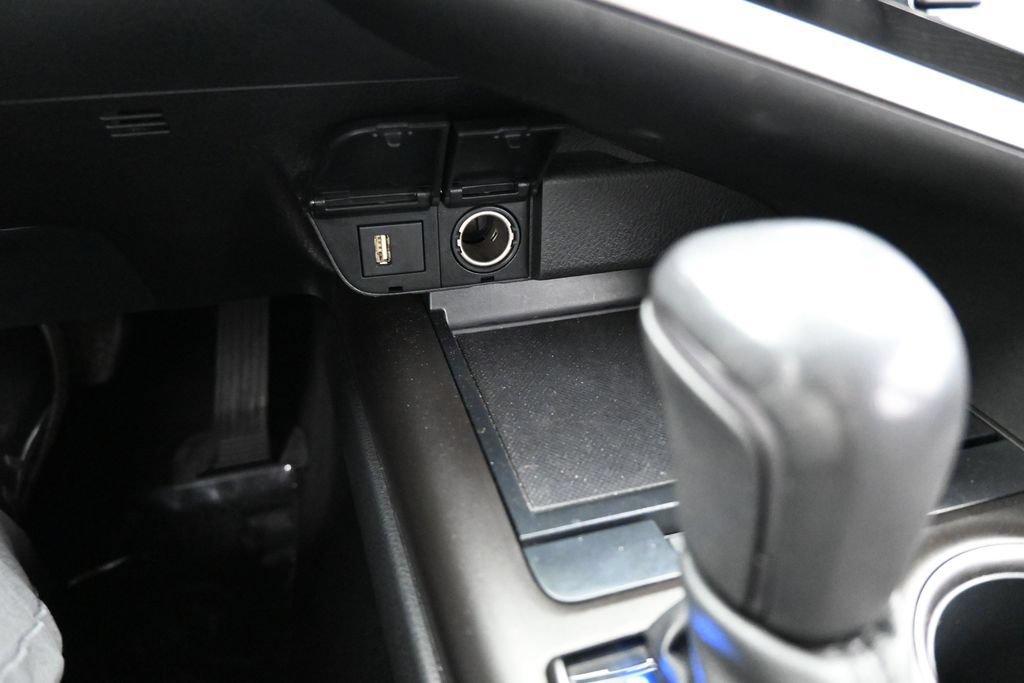 Used 2022 Toyota Camry SE w/ Convenience Package FWD image 26