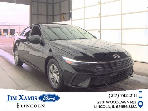 Used 2025 Hyundai Elantra SE FWD image 1