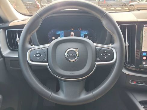 Certified 2025 Volvo XC60 B5 Core AWD/4WD image 28