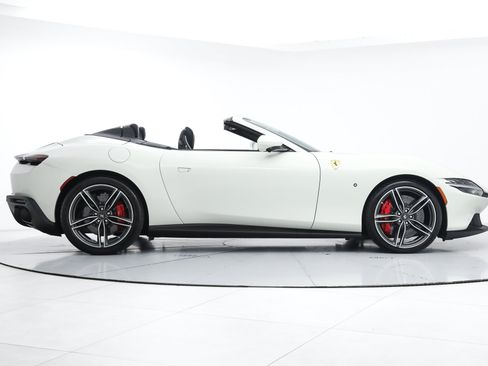 Certified 2025 Ferrari Roma Spider RWD image 10