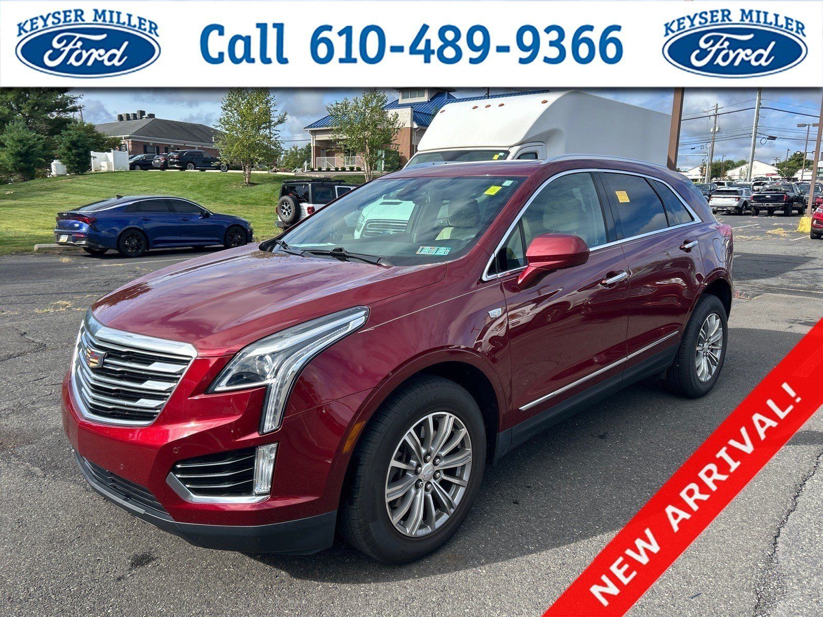 Used 2017 Cadillac XT5 Luxury w/ Driver Awareness Package AWD/4WD image 1