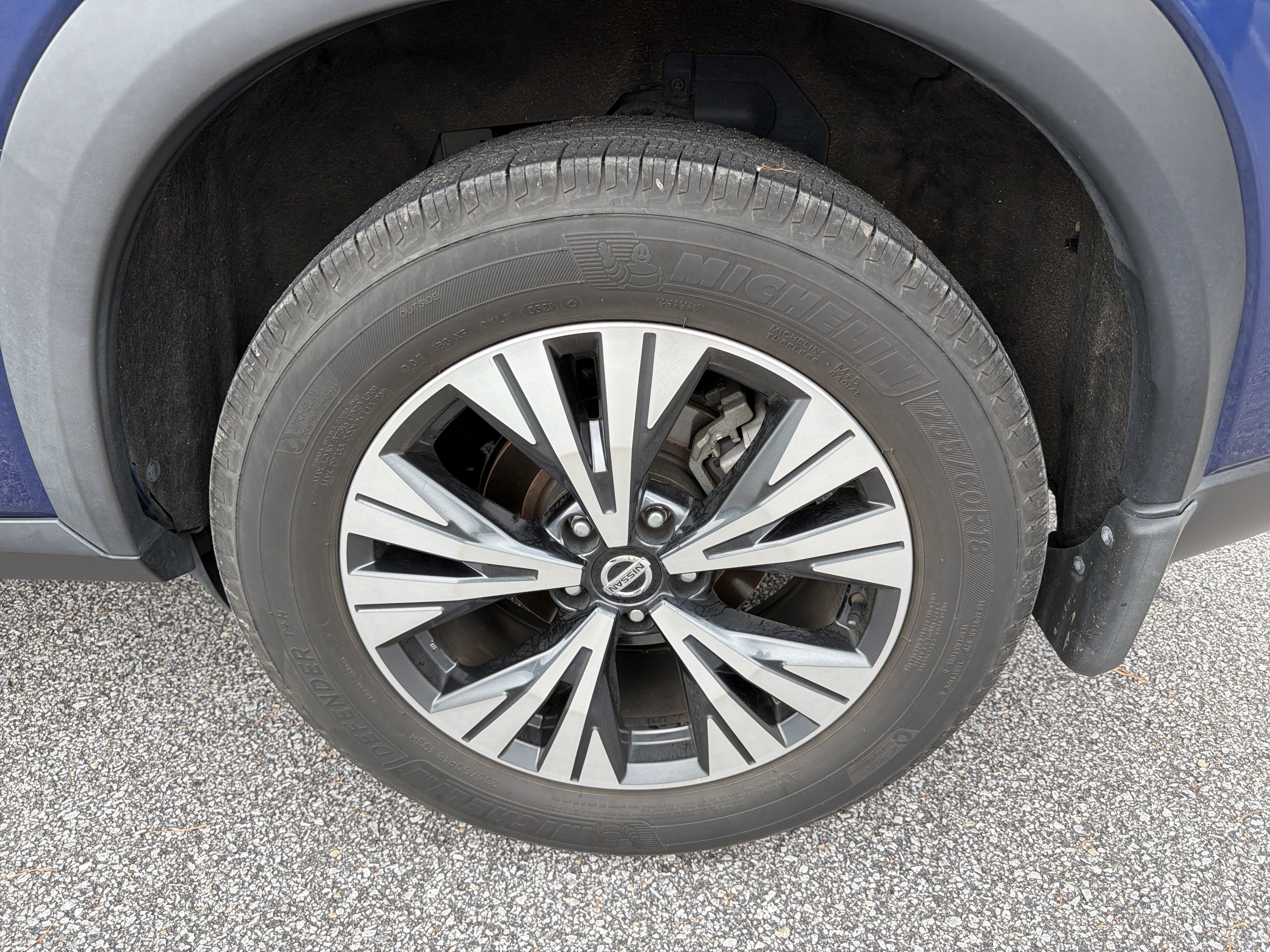 Used 2021 Nissan Rogue SV w/ Premium Package FWD image 7