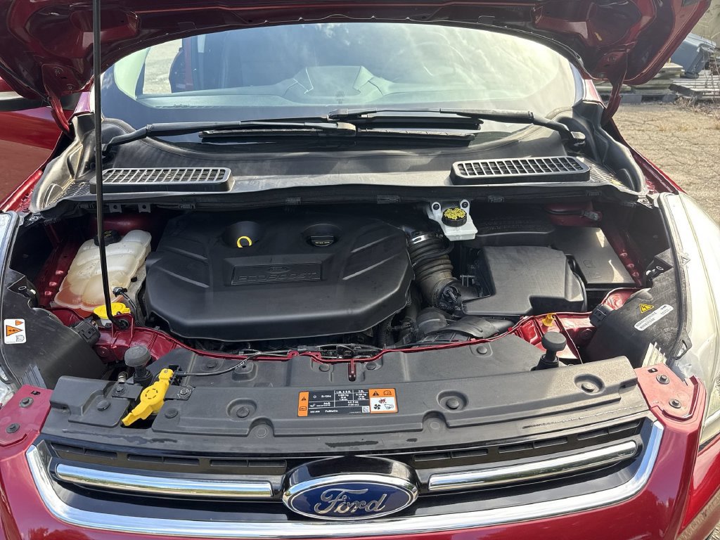 Used 2015 Ford Escape Titanium w/ Equipment Group 301A AWD/4WD image 26