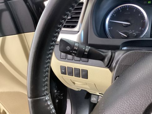 Used 2019 Toyota Highlander XLE AWD/4WD image 21