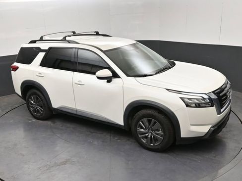 Used 2023 Nissan Pathfinder SV image 21