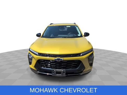 Used 2024 Chevrolet Trax ACTIV w/ Driver Confidence Package FWD image 3