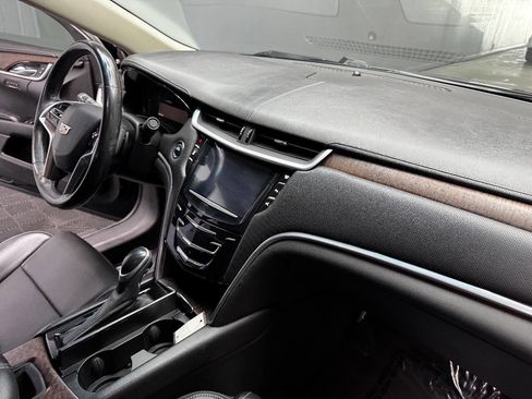 Used 2018 Cadillac XTS Luxury image 46