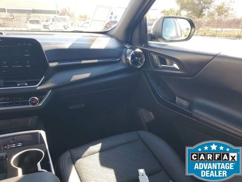 Used 2025 Chevrolet Equinox LT w/ Convenience Package II image 12