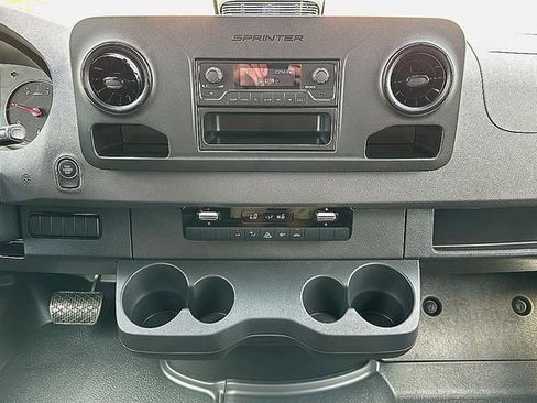 Used 2025 Mercedes-Benz Sprinter 2500 image 24