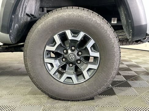 Certified 2023 Toyota Tacoma TRD Off-Road image 29