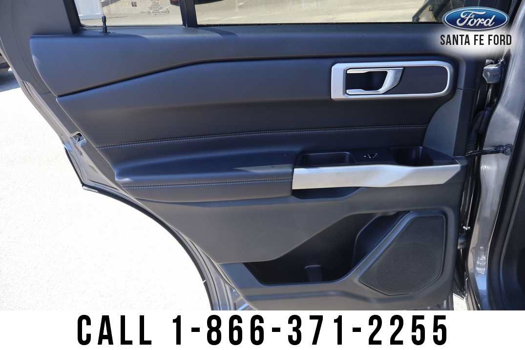Used 2024 Ford Explorer XLT w/ Equipment Group 202A AWD/4WD image 23