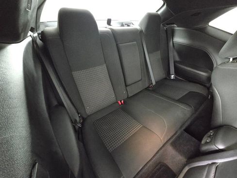 Used 2018 Dodge Challenger R/T Scat Pack w/ Driver Convenience Group image 39