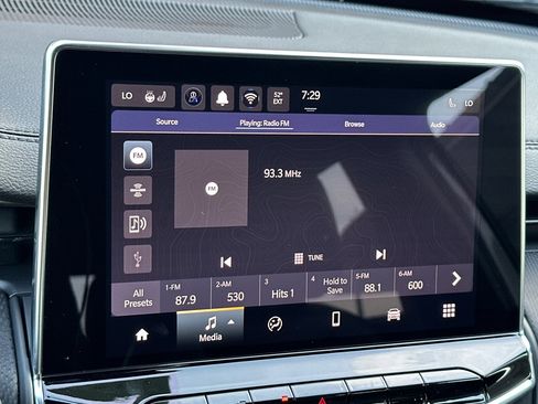 New 2026 Jeep Compass Latitude image 18