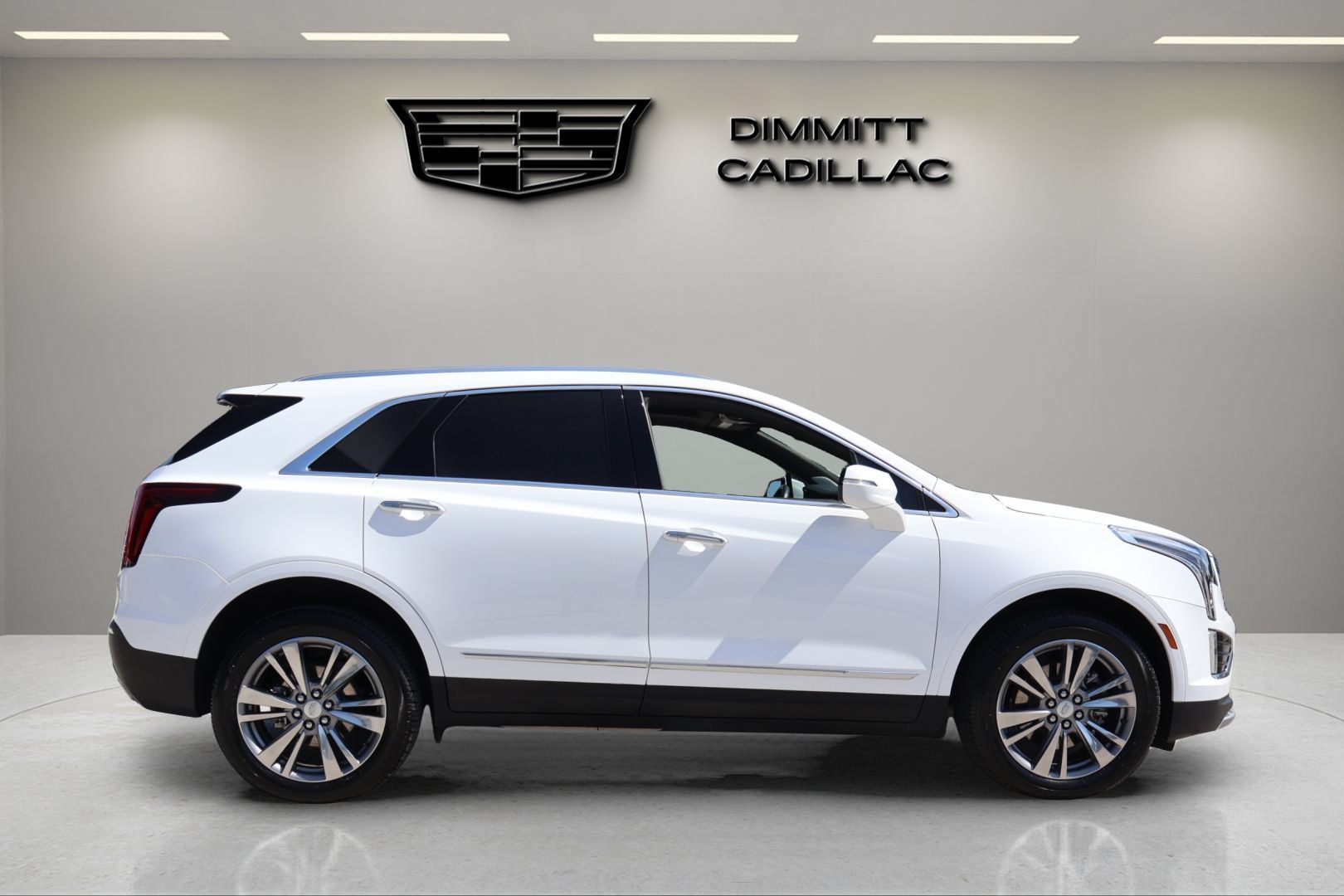 Used 2024 Cadillac XT5 Premium Luxury FWD image 4