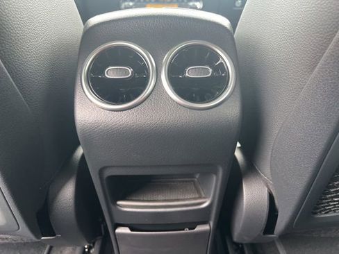 Used 2024 Mercedes-Benz EQB 300 4MATIC image 9