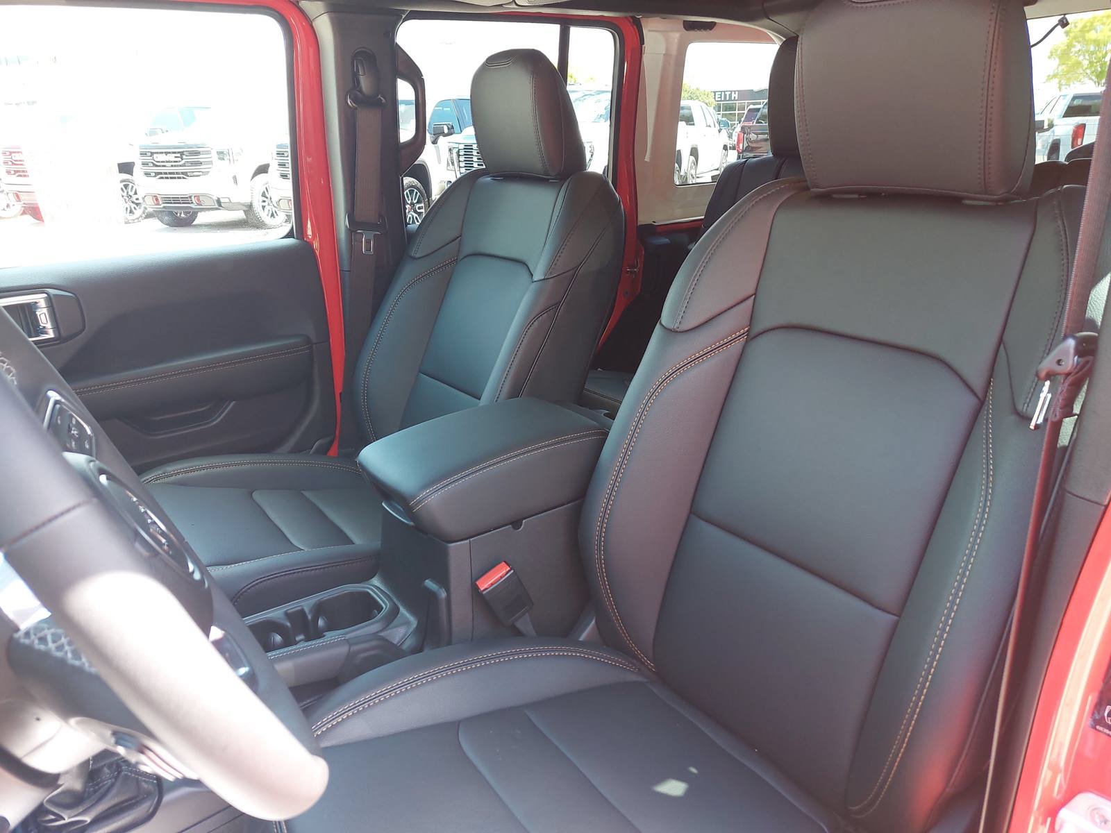 New 2026 Jeep Wrangler Unlimited Sahara AWD/4WD image 15