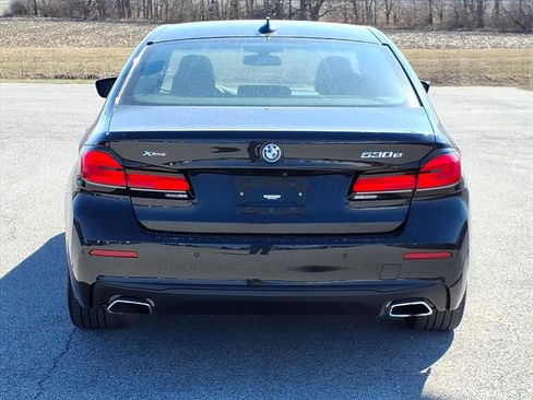 Used 2023 BMW 530e xDrive w/ Convenience Package image 5