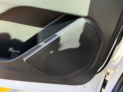 Used 2023 Ford Explorer Base image 18