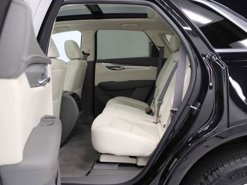 Certified 2022 Cadillac XT5 Premium Luxury image 36