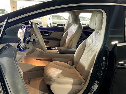 Used 2023 Mercedes-Benz EQS 580 4MATIC Sedan image 7
