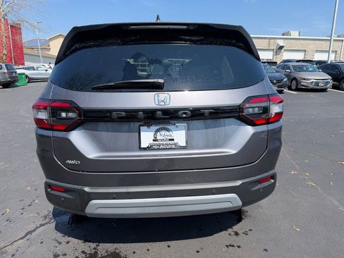 Used 2025 Honda Pilot EX-L image 8