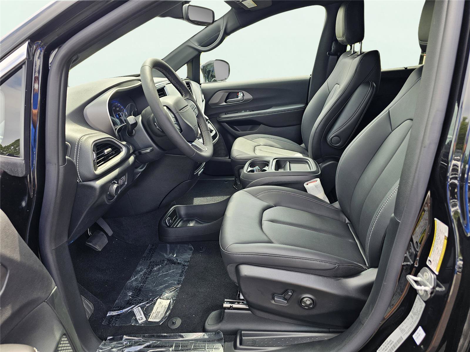 New 2027 Chrysler Pacifica Select FWD image 16