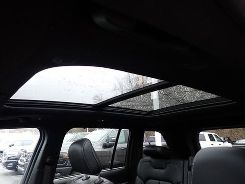 Certified 2024 Jeep Grand Cherokee Limited w/ Luxury Tech Group II image 20