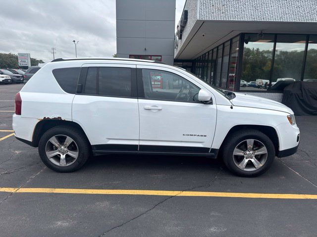 Used 2017 Jeep Compass High Altitude AWD/4WD image 11