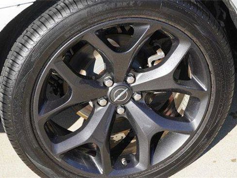 Certified 2022 Chrysler 300 Touring L image 11