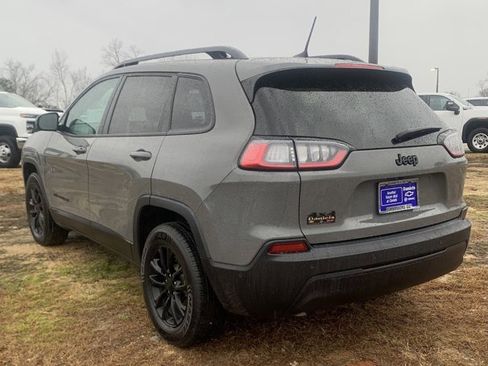 Used 2023 Jeep Cherokee Altitude Lux image 4